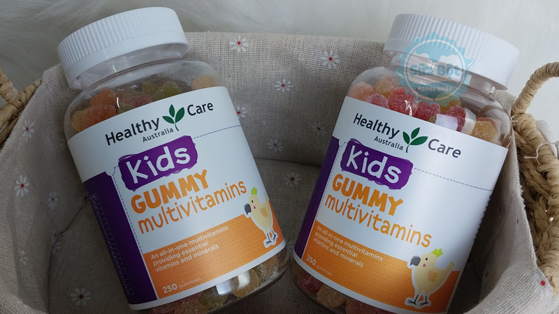 Cho trẻ dùng mỗi ngày 4 viên kẹo dẻo Healthy Care Kids Gummy Multivitamins 