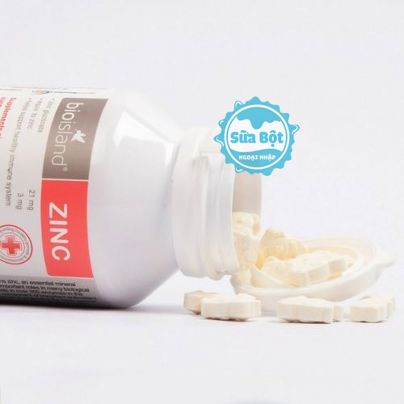 Bio Island Zinc chính hãng có dạng viên nén hình con gấu, màu trắng ngà