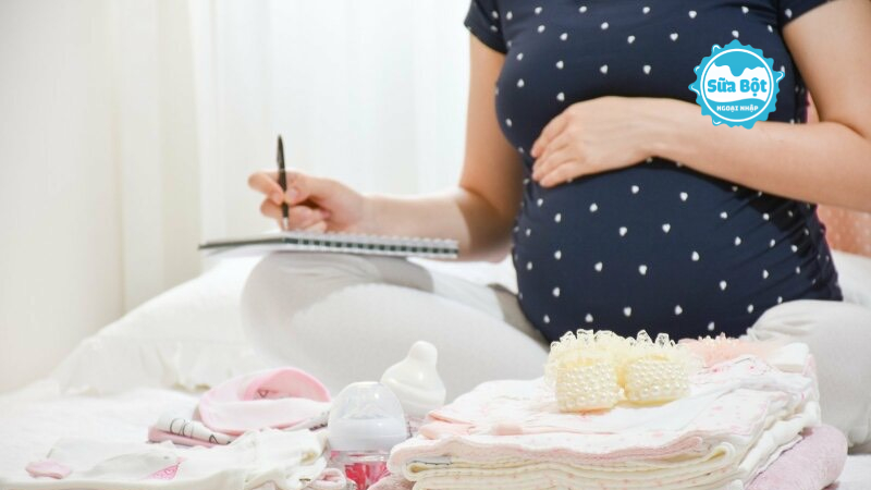 Mẹ bầu đi sinh cần chuẩn bị những gì?