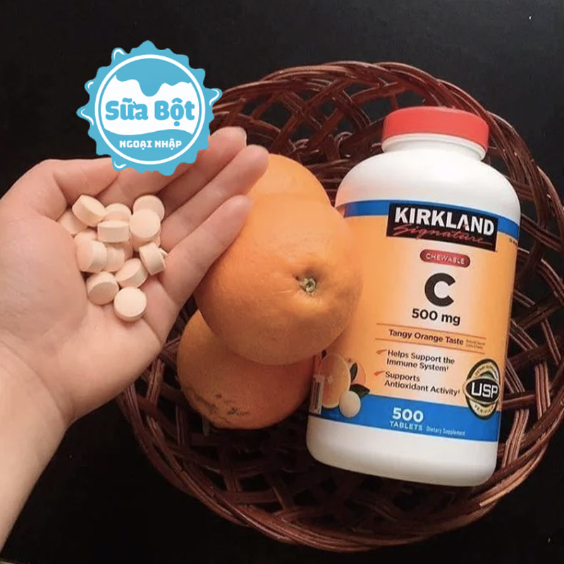 Sử dụng Kirkland Vitamin C 500mg 1 viên mỗi ngày, sau ăn sáng hoặc trưa