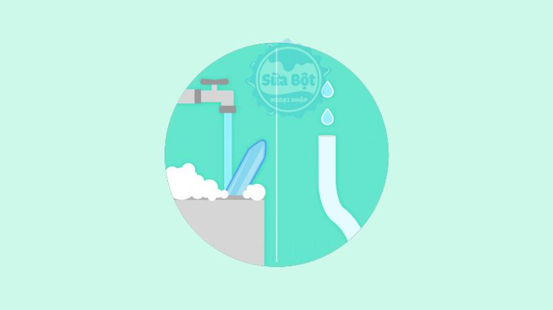 Rửa sạch đầu ống hút lớn với xà phòng và nước sạch
