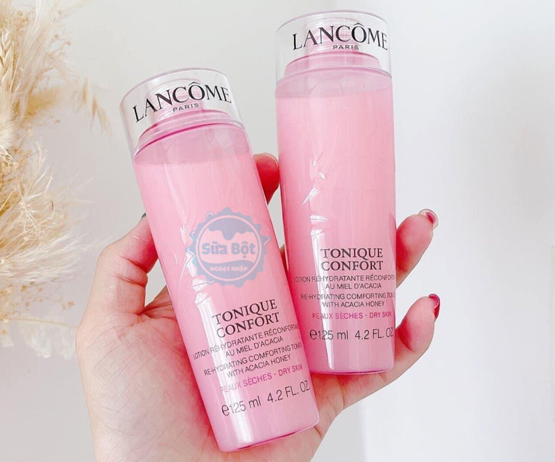 Nước hoa hồng Lancome Tonique Confort Toner 125ml giúp làm sạch thoáng da, hỗ trợ dưỡng ẩm