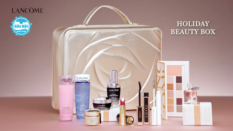Lancome Holiday Beauty Box 2023 gồm 10 sản phẩm trang điểm và dưỡng da