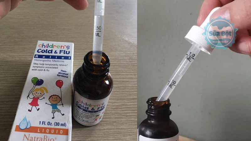 Dùng ống đong đi kèm để lấy đúng lượng siro cảm cúm Cold and Flu Children's phù hợp với trẻ