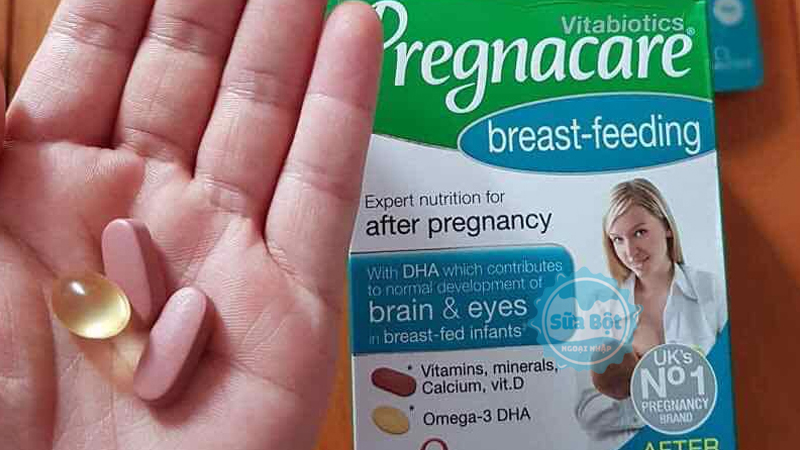 Pregnacare Breastfeeding mỗi ngày uống 2 viên màu nâu và 1 viên vàng