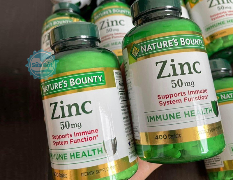 Uống 1 viên Nature's Bounty Zinc 50mg mỗi ngày với thức ăn