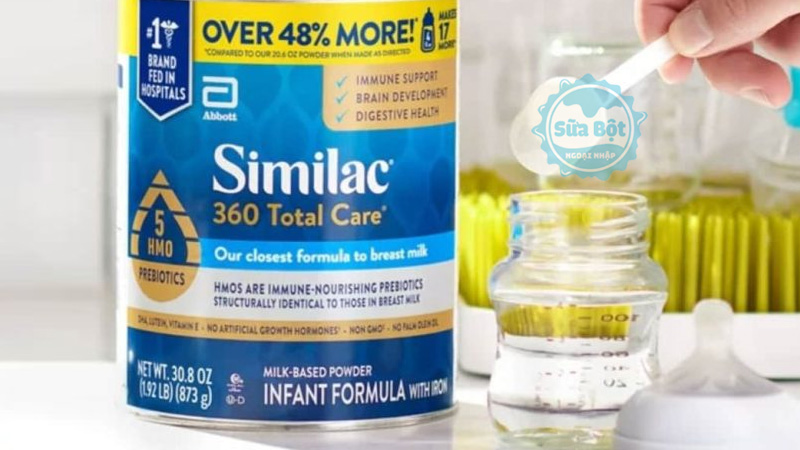 Mỗi 8.6g sữa Similac 360 Total Care 5 HMO Prebiotics pha với 60ml nước ấm