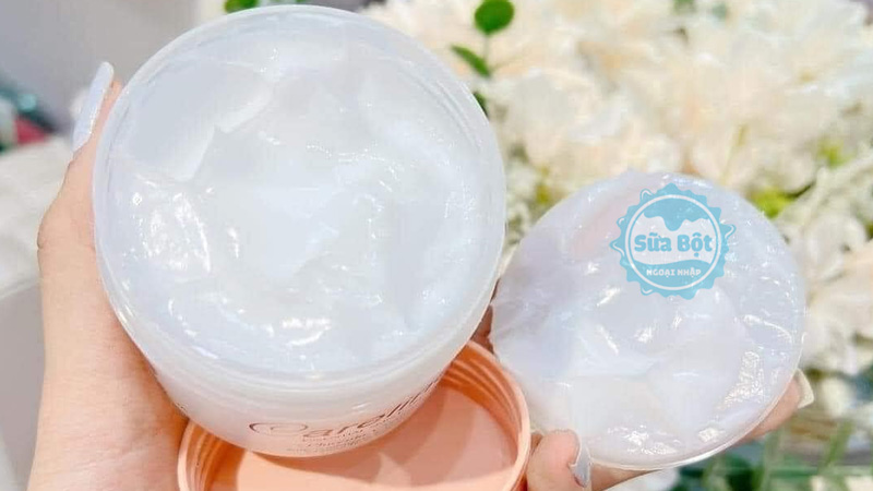 Kem nhau thai cừu Careline Placenta Cream khi dùng lấy một lượng vừa phải thoa lên da một lớp mỏng