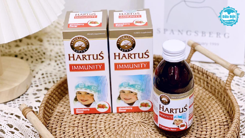 Siro Hartus Immunity có vị dâu ngọt dịu nên sẽ kích thích được vị giác của bé.