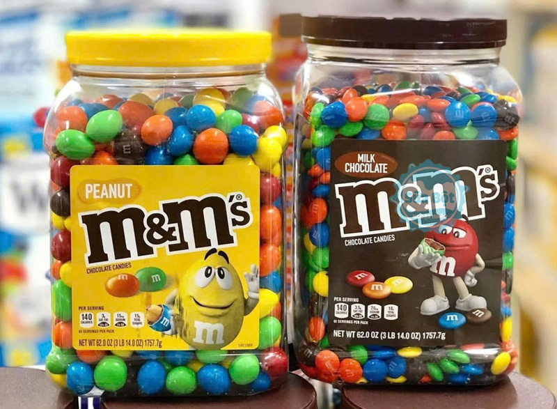 Kẹo socola M&M's nhân đậu phộng và không nhân của Mỹ