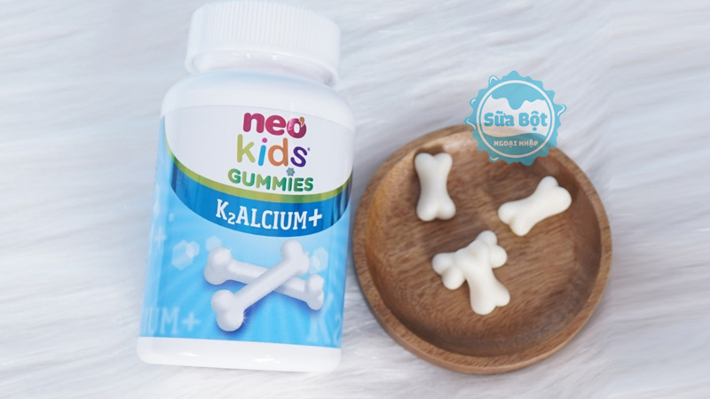 Kẹo Gummies Canxi Neo Kids có hình dạng khúc xương trắng đáng yêu nên bé dễ tiếp nhận và dùng Kẹo Gummies Canxi Neo Kids có hình dạng khúc xương trắng đáng yêu nên bé dễ tiếp nhận và dùng