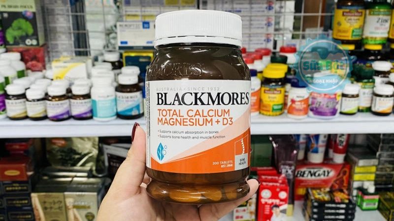 Blackmores Total Calcium & Magnesium + D3 tăng cường chức năng của khớp, xương khỏe mạnh Blackmores Total Calcium & Magnesium + D3 tăng cường chức năng của khớp, xương khỏe mạnh