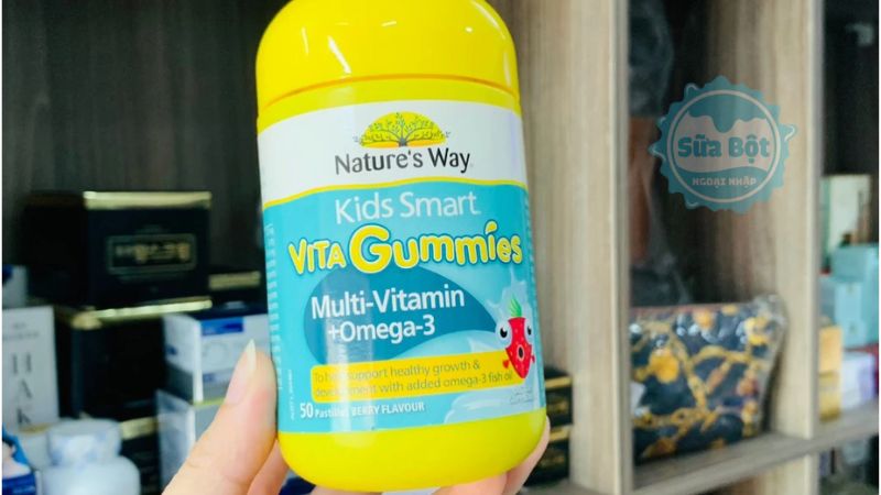 Nature’s Way Kids Smart Vita Gummies Multi-Vitamin + Omega-3 bổ sung vitamin, khoáng chất và dầu cá Nature’s Way Kids Smart Vita Gummies Multi-Vitamin + Omega-3 bổ sung vitamin, khoáng chất và dầu cá