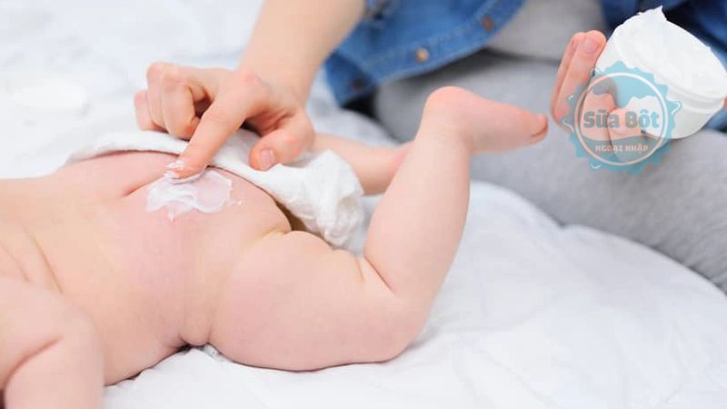 Kem hăm cho bé giúp ngăn ngừa, điều trị hăm tã, bảo vệ làn da của bé