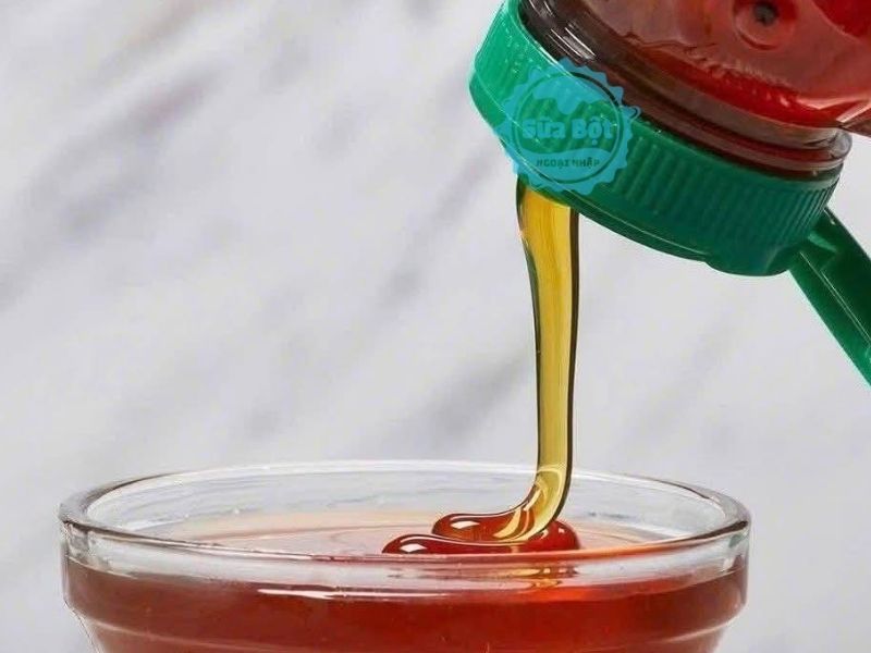 Mật ong hữu cơ Kirkland Organic Raw & Unfiltered Honey nên pha với nước ấm dưới 40 độ