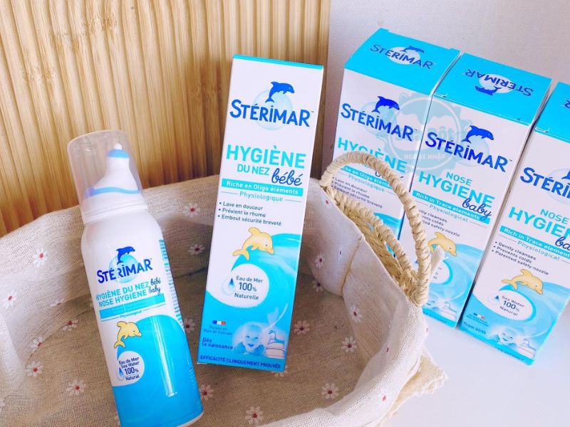 Xịt mũi cá heo màu vàng Sterimar thiết kế dạng xịt phun sương với áp lực nhẹ