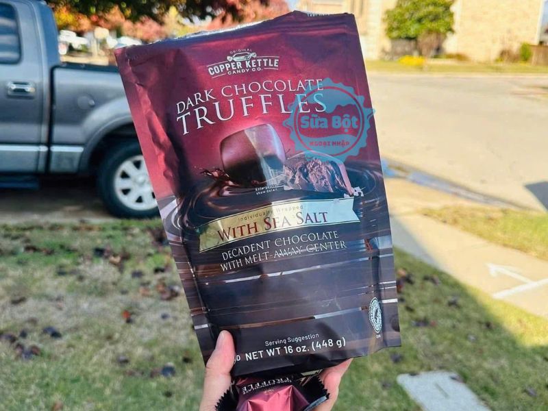 Socola đen muối biển Copper Kettle Dark Chocolate Truffles With Sea Salt hương vị đắng ngọt mặn hấp dẫn