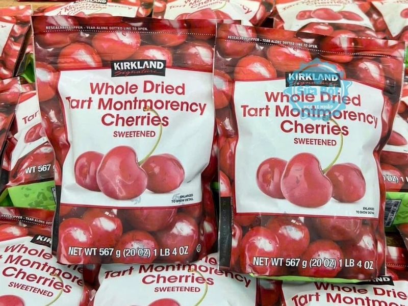 Cherry sấy có hương vị chua ngọt, dễ dùng