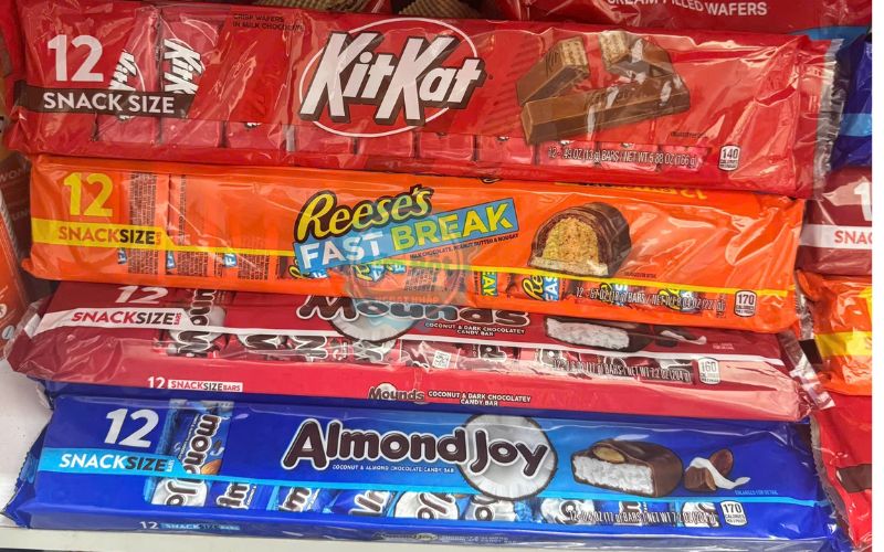 Socola Kitkat Reese’s Almond 4 loại với các hương vị khác nhau