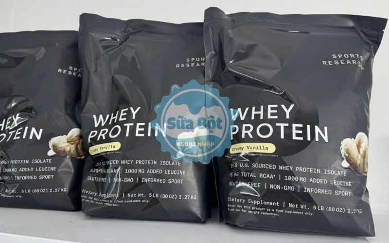 Bột Sports Research Whey Protein Isolate giúp xây dựng và duy trì cơ bắp cho người dùng