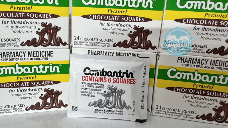 Kẹo socola tẩy giun Combantrin có hương vị tương tự kẹo socola nên bố mẹ dễ cho bé dùng